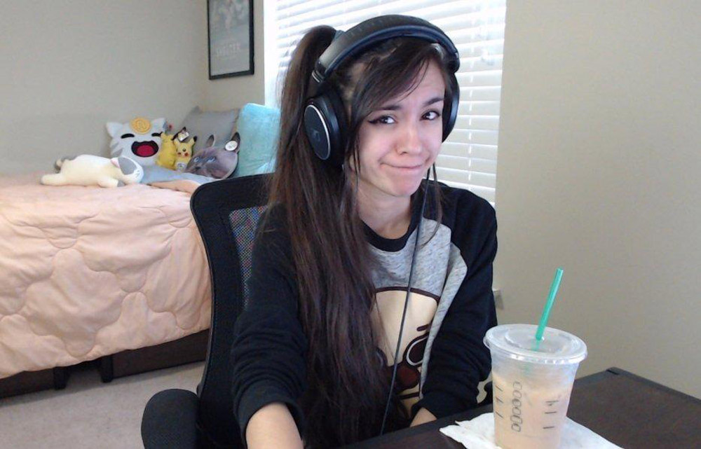 Most Popular Female LoL League of Legends Streamer MaryMaybe